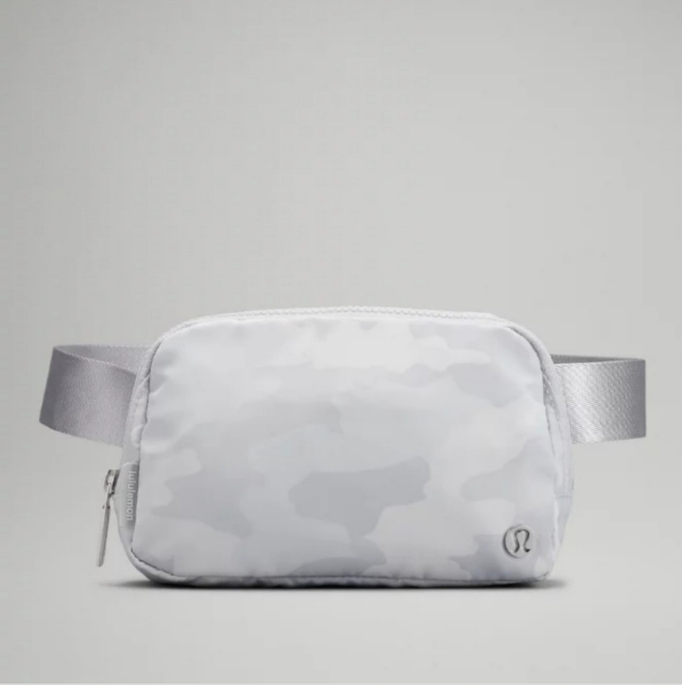 NWOT Lululemon Heritage 365 Camo Starlight Multi 1L Everywhere Belt Bag - Picture 2 of 7